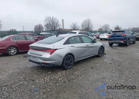 2021 Hyundai Elantra Sel z USA, uszkodzony, nr VIN 5NPLM4AGXMH017806